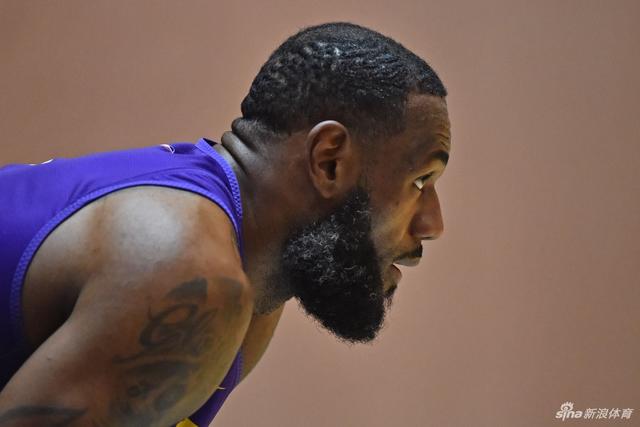 英超-麦迪逊梅开二度 曼城0-4热刺遭遇5连败